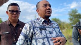 SOSOK - Kadispora Kalsel, Pebriadin Hafiz didampingi Kabid Pembudayaan Olahraga, Anugrah. (Foto: MGS)