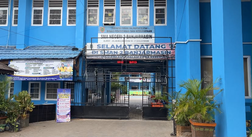 SUASANA - SMAN 2 Banjarmasin tampak depan. (Foto: istimewa)