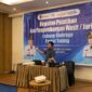 PELATIHAN - Pemateri cabang panjat tebing saatmemberikan materi pada pelatihan wasit/juri. (Foto: MGS)