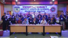 MUSDA INKANAS - H. M. Hamzah Noor kembali dipercaya memimpin Institut Karate-Do Nasional (INKANAS) Kalimantan Selatan setelah terpilih secara aklamasi sebagai Ketua Umum periode 2026–2030 pada Musyawarah Daerah (Musda) V INKANAS Kalimantan Selatan yang digelar di Kantor PWI Kalimantan Selatan, Banjarmasin, 1–2 Agustus 2026. (Foto: istimewa)