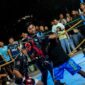 ADU PUKUL - Dua peserta Fight Nigh Last Man Standing saat adu kemampuan. (Foto: istimewa)