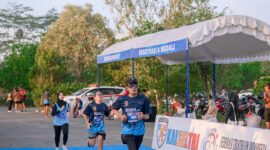 BERLARI - Para peserta BDC berlari untuk menuntaskan challenge (foto: Budiono)